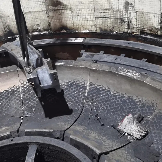 Hot Sale Low Price Casting Vertical Mill Ball Mill Crusher Lining Board Plate in Cement Industry Grinding Table Liner